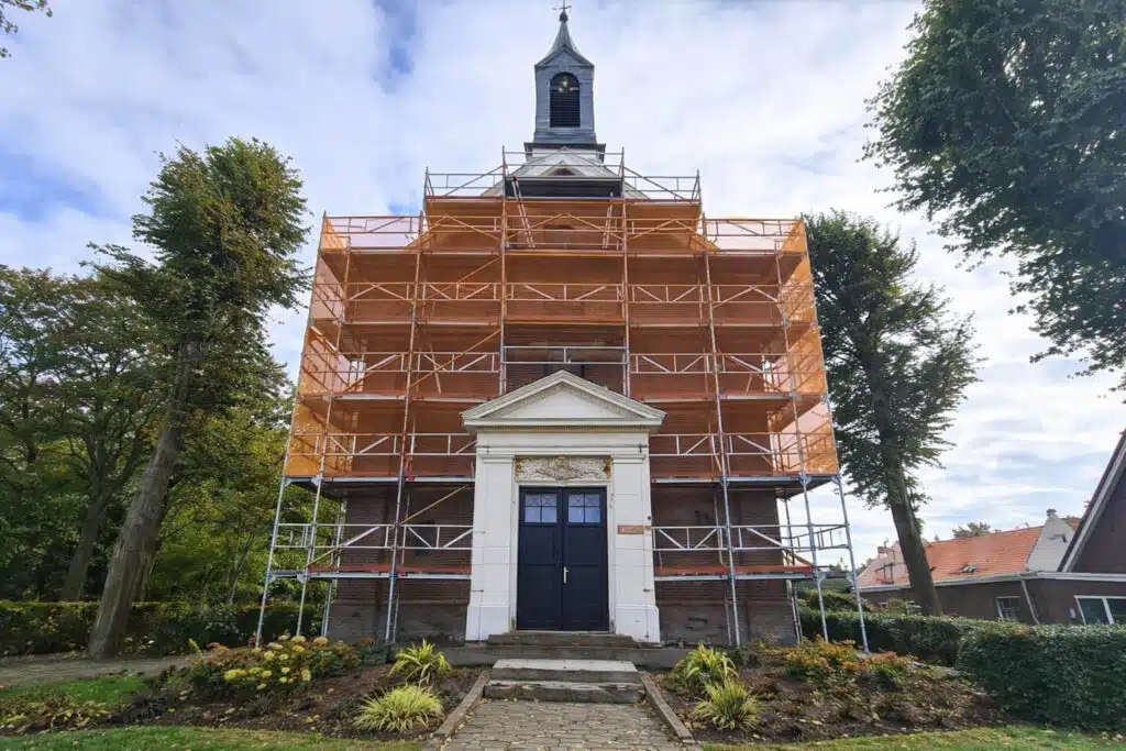 Van ruwbouw tot renovatie: de rol van metselsteigers en gevelsteigers bij grootschalige projecten